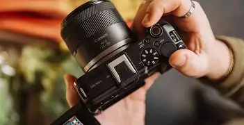 The Ultimate Showdown: Canon Eos R50 V vs Canon Eos R100 for 2026